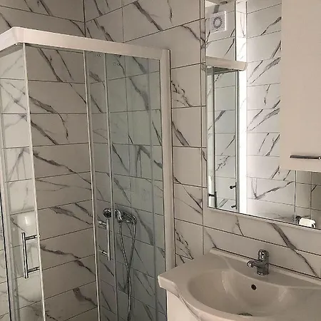 Apartment Bolero - *