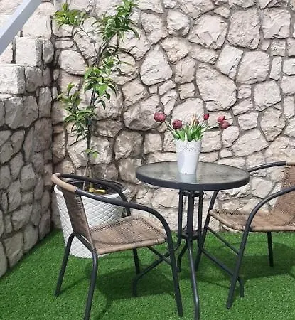 Apartment Bolero - *