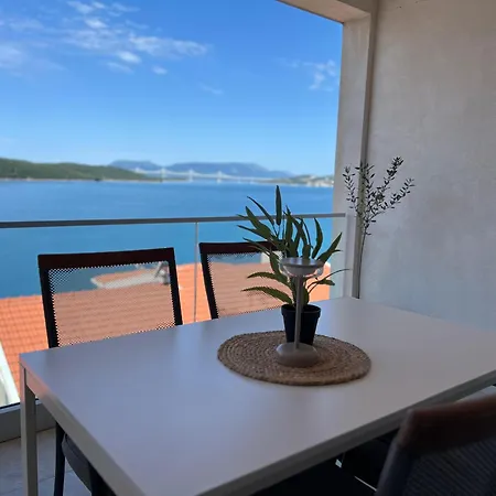 Bolero - * Neum