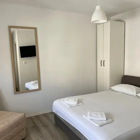 Apartment Bolero -